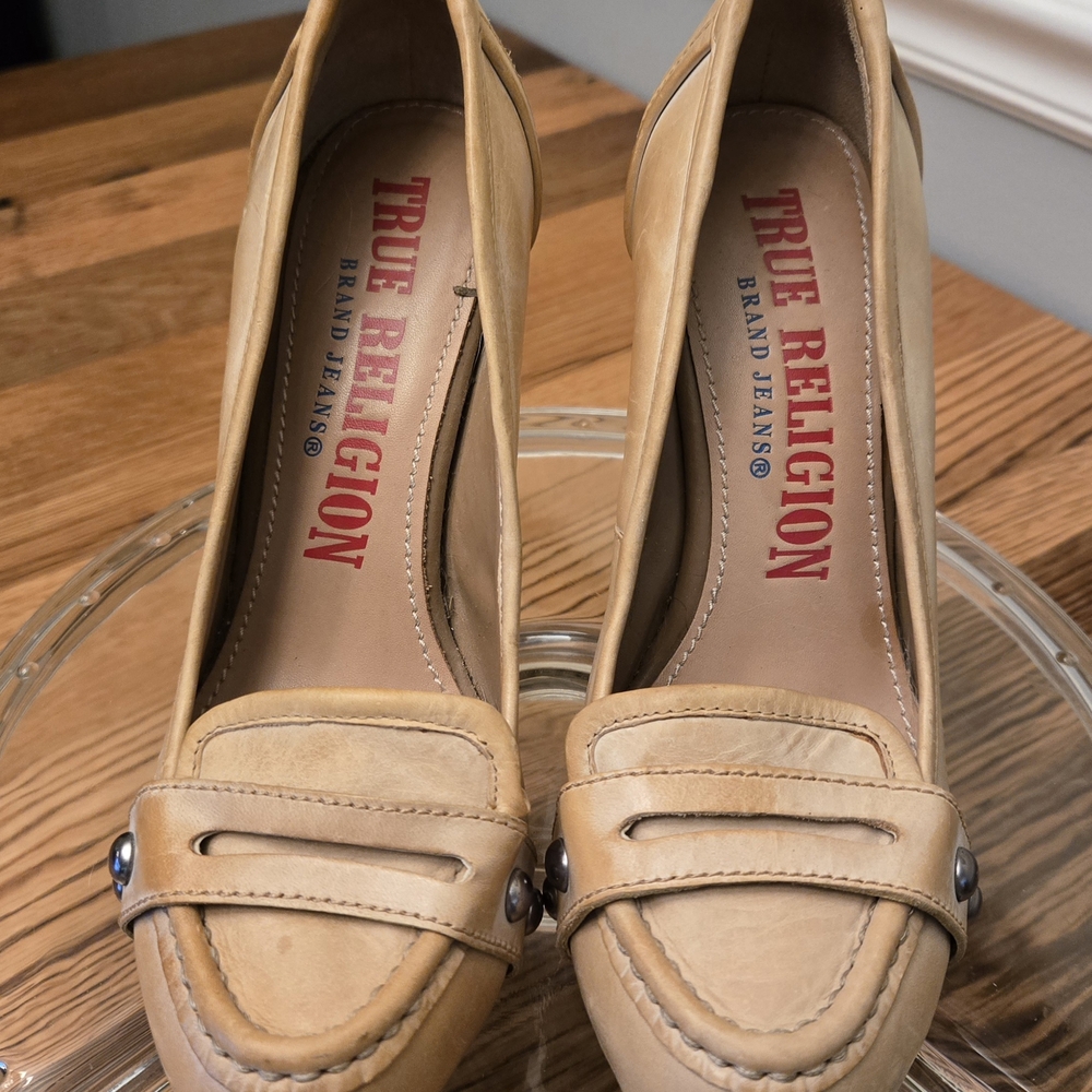 True Religion Tan Suede Loafers with Penny Style